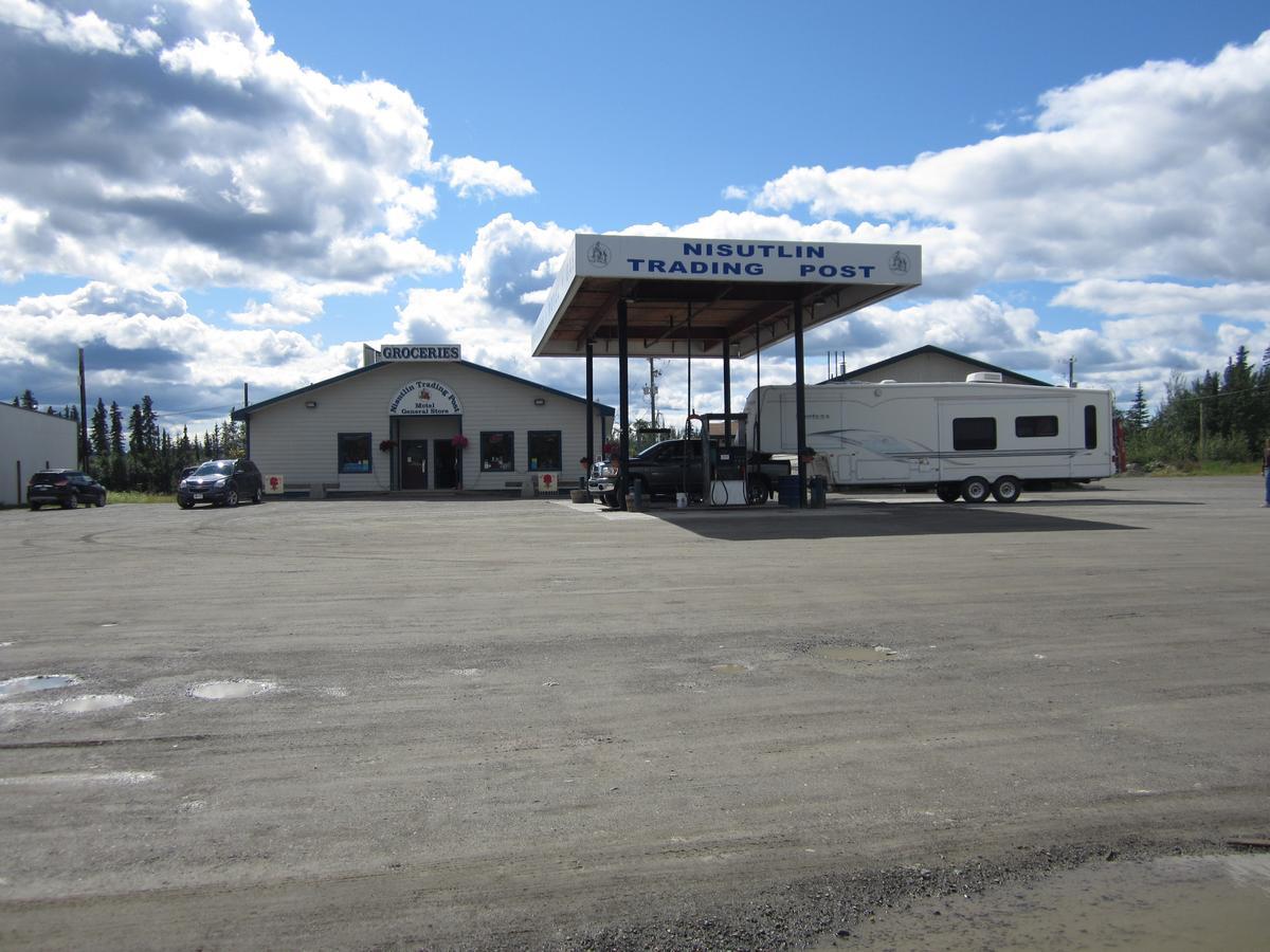 Nisutlin Trading Post Motel Teslin Exterior foto