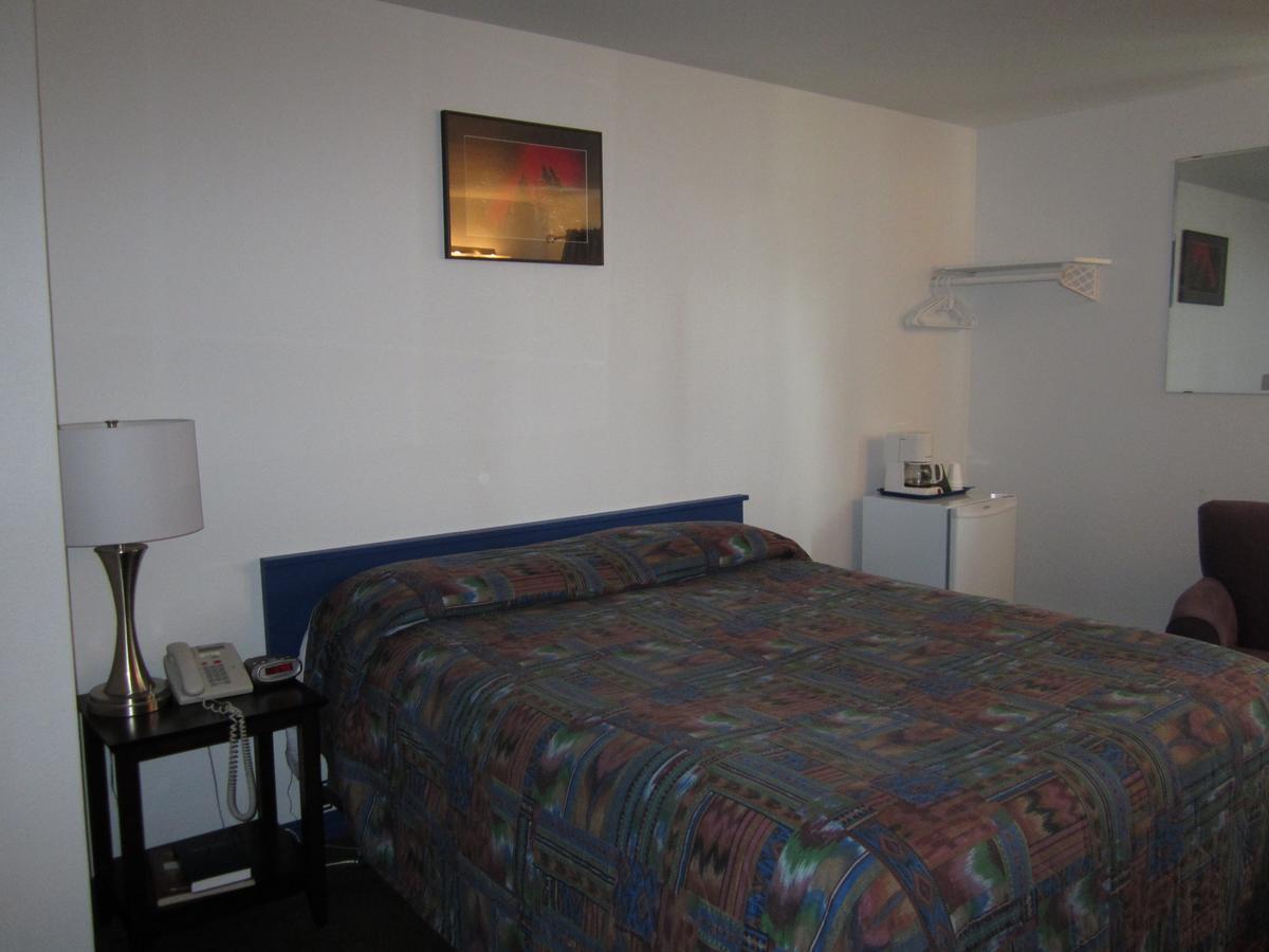 Nisutlin Trading Post Motel Teslin Quarto foto